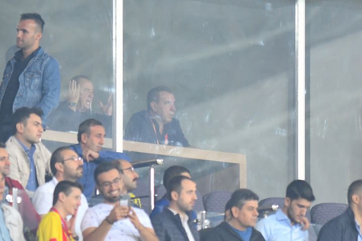 'Galatasaray medyası insanları aptal yerine koyuyor'