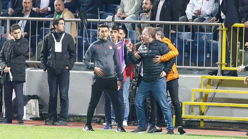 Sergen Yalçın, oyundan nasıl atıldığını anlattı...