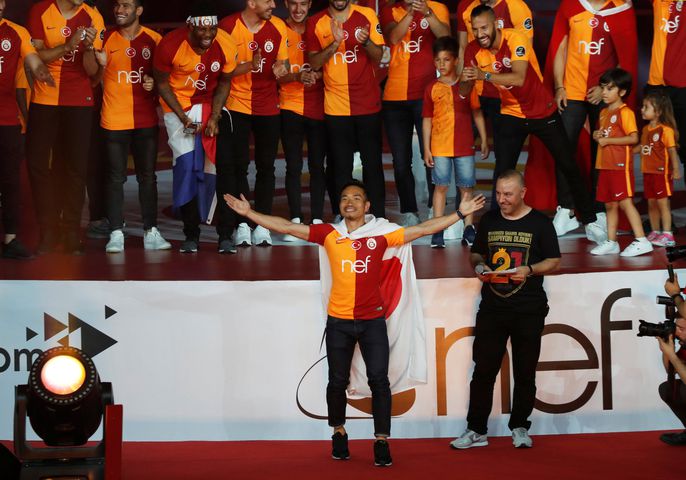 Yuto Nagatomo para yerine onuru seçti