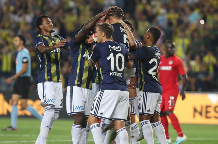 Fenerbahçe'de bir ayrılık iddiası daha!