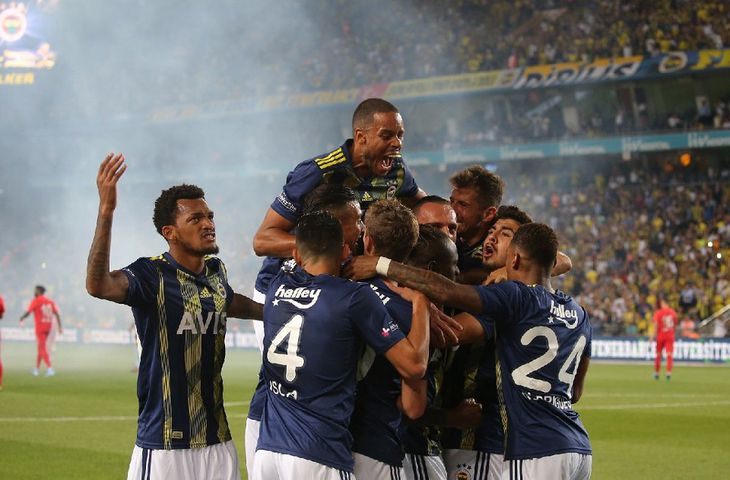 Yanal'ın gözdesi devre arası satılıyor...