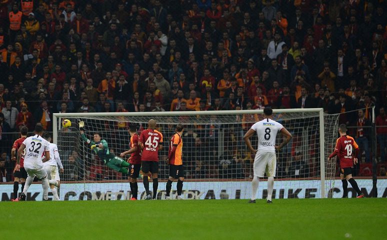 Corona virüse çare Muslera!