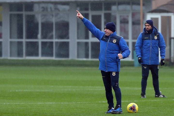 Ersun Yanal oyuncularıyla derbi toplantısı yaptı