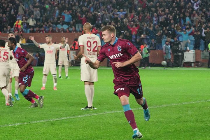 Alexander Sörloth, İstanbul takımlarını seviyor