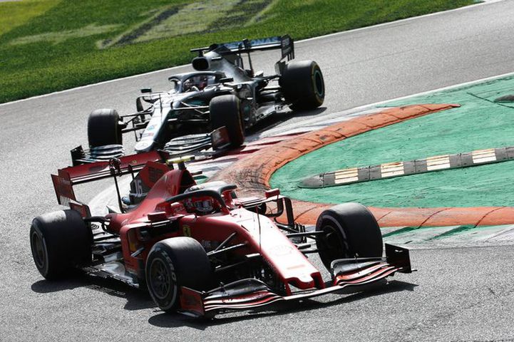 Hamilton'dan Leclerc'e: 'Harika bir iş çıkardı'