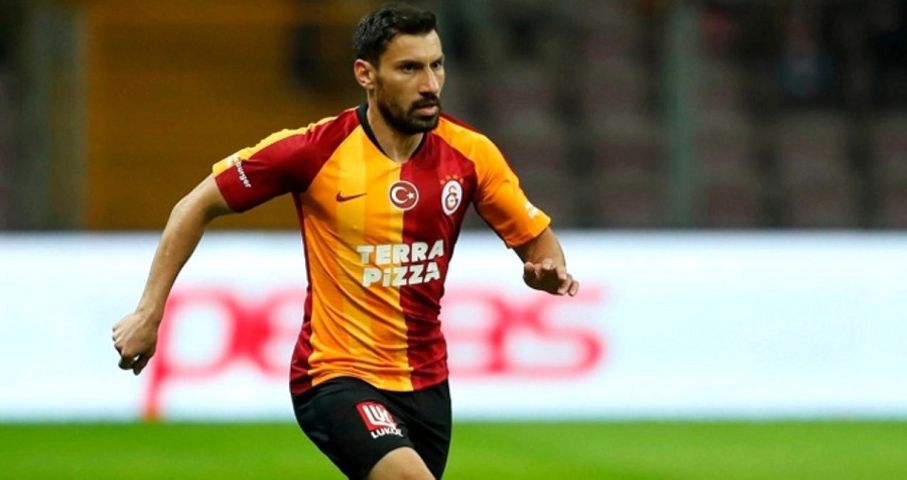 Sarı-kırmızılılar Şener Özbayraklı ile devam etmeyecek