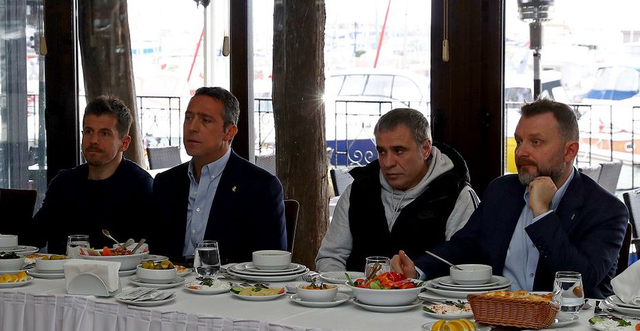 Ali Koç'tan sarı-lacivertli futbolculara destek