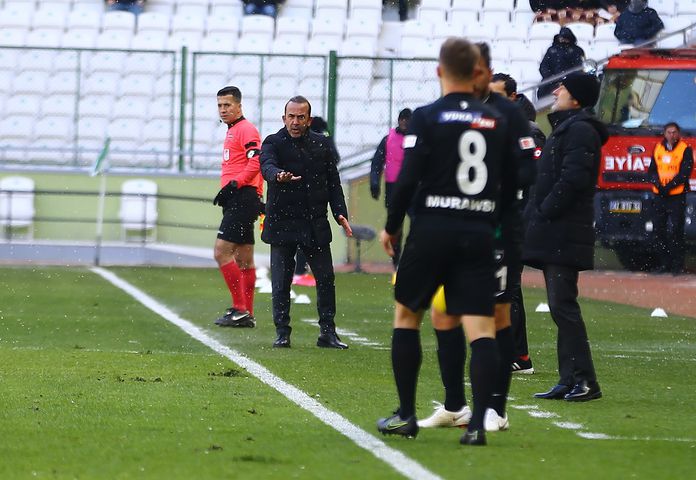 Konyaspor-Denizlispor maçında gol sesi yok