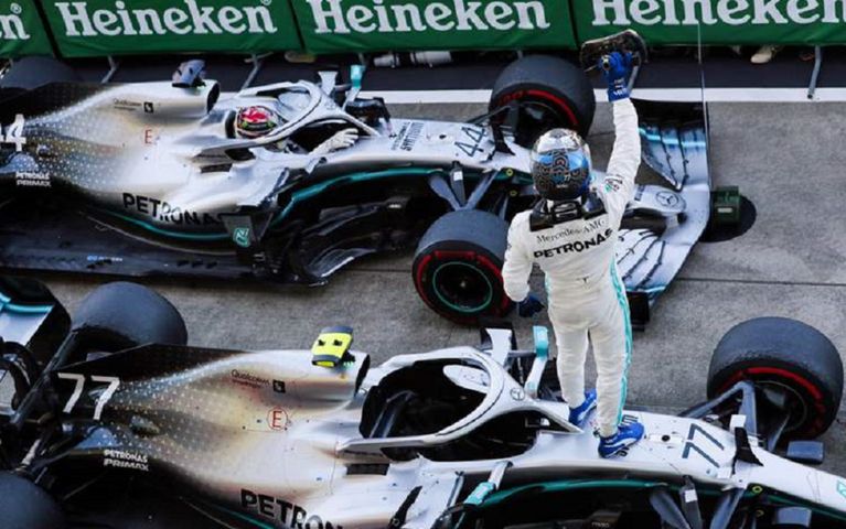 Bottas, Japonya'da Hamilton'ın eski şasisiyle kazanmış
