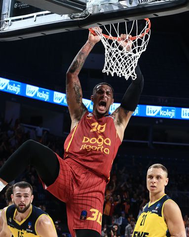 Galatasaray geriden geldi Aslan gibi kazandı