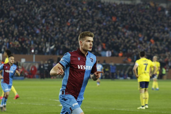 Kuzeyin Kralı, Milan'ın radarında