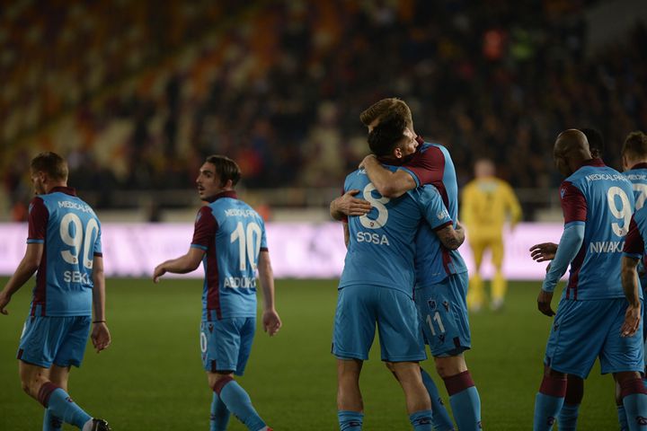 Trabzonspor sırat köprüsünden geçti