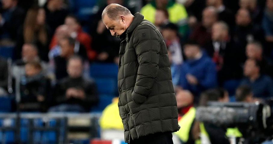 Fatih Terim 4 yıldızı kulübeye çekecek!