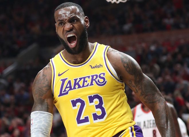 LeBron James zirvede değil!