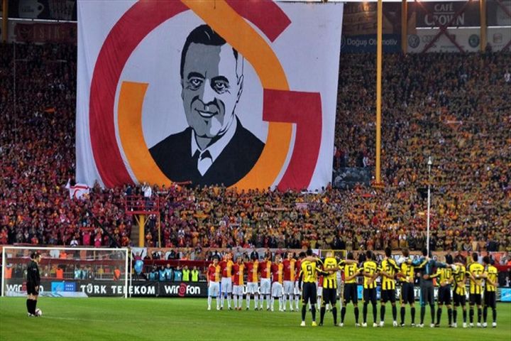 Galatasaray, eski başkanını ölümünün yıl dönümünde andı