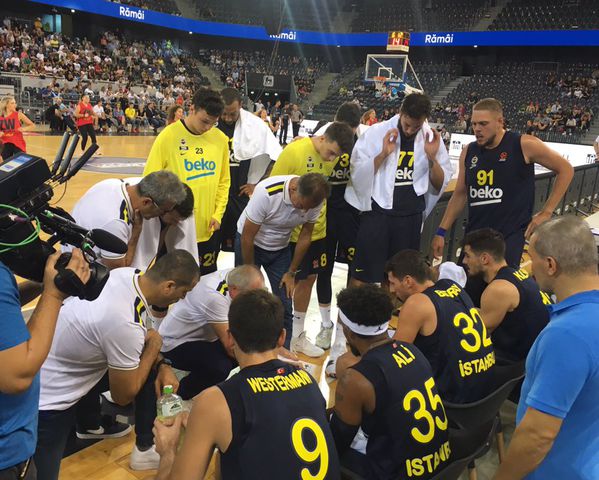 Fenerbahçe Beko, Romanya'da final maçına çıkıyor!
