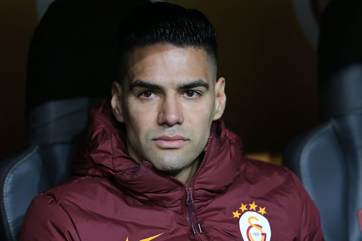 Radamel Falcao devre arasında satılıyordu