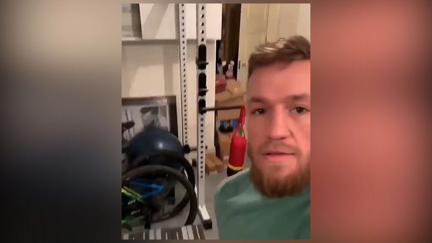 Conor McGregor'ın oğlundan yumruk şov