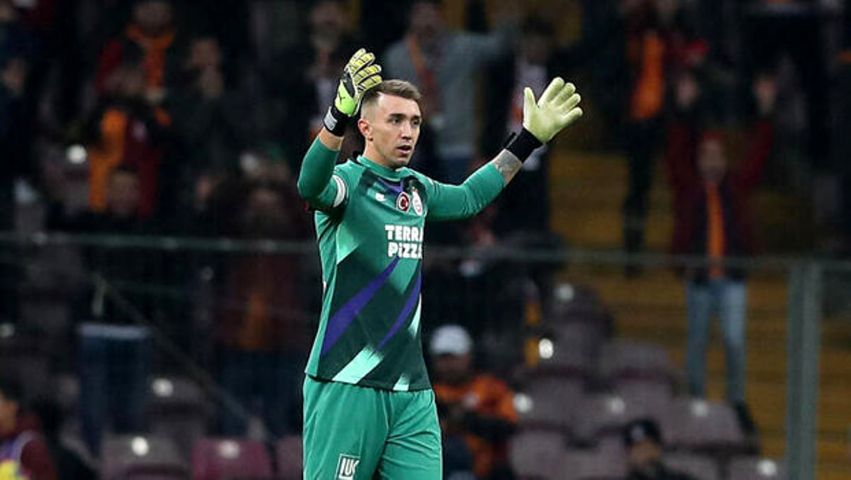 Muslera varsa gol yok