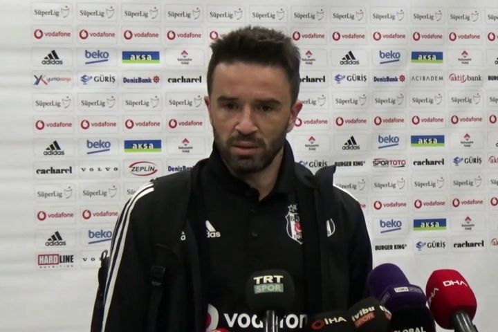 Vodafone Park'ta ilginç sarı kart tartışması