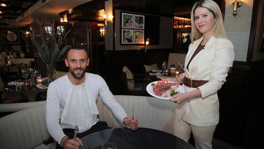 Vedat Muriqi'ten eşi Edibe Muriqi'e çalım